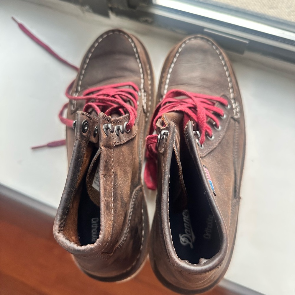 Women’s Danner Brown Leather Moc Toe Boot with Red Laces - Picture 3 of 7